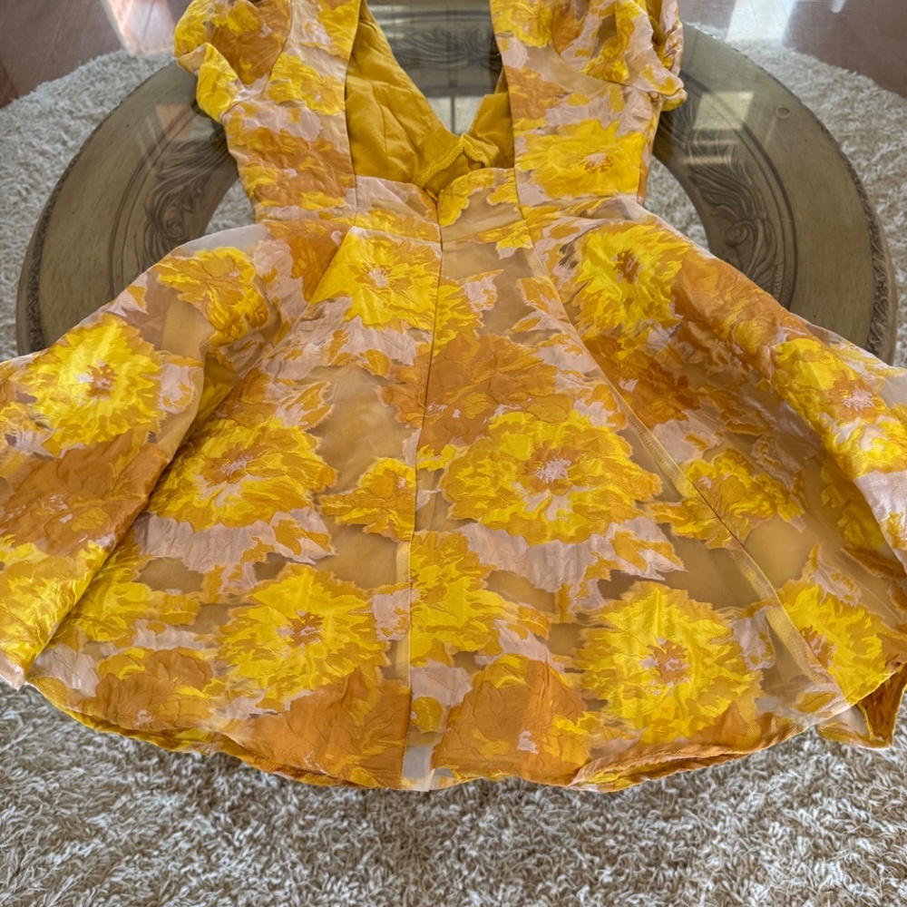 Showpo Brailey Jacquard Puff Sleeve Mini Dress Yellow Floral 6 NWT Babydoll - Picture 4 of 12